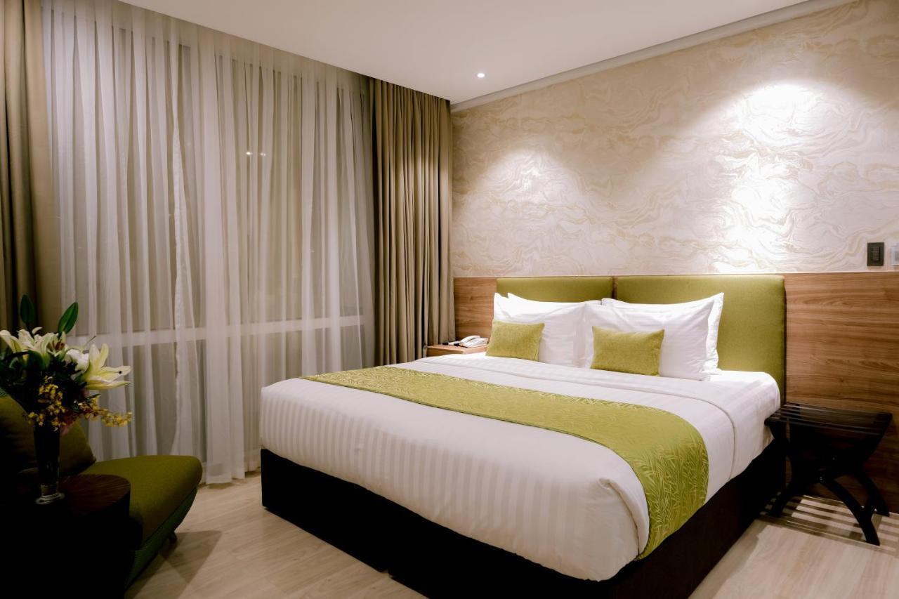 Goldberry Suites And Hotel Cebu ภายนอก รูปภาพ